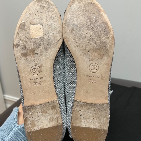 Chanel Ballet flats, silver fabric with black grosgrain toe, size 38.5 - Picture 3 of 7